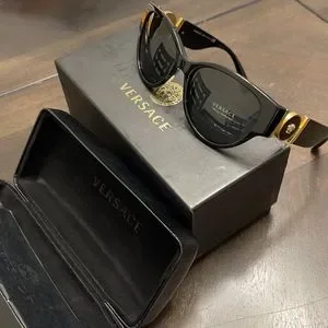 BNWT Versace Sunglasses ? Versace VE4387 L (56 - 19) with Grey lenses and Black frame  main image 4